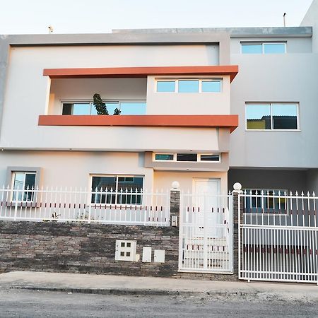 House Goncalves Lägenhet Praia Exteriör bild