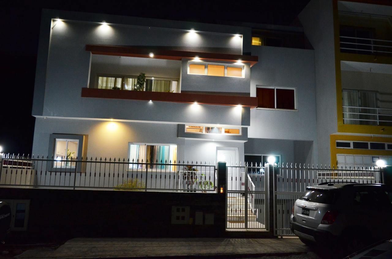 House Goncalves Lägenhet Praia Exteriör bild