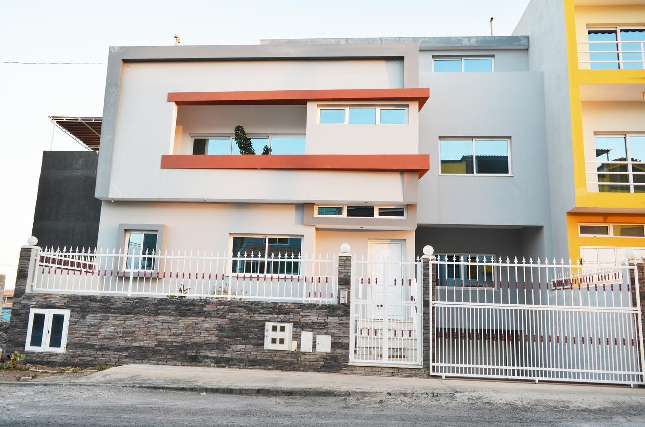 House Goncalves Lägenhet Praia Exteriör bild